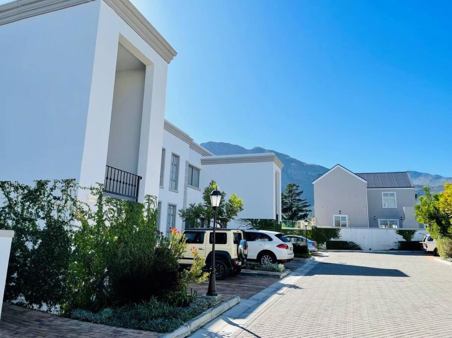 Spacious, Modern & Convenient Franschhoek Luaran gambar