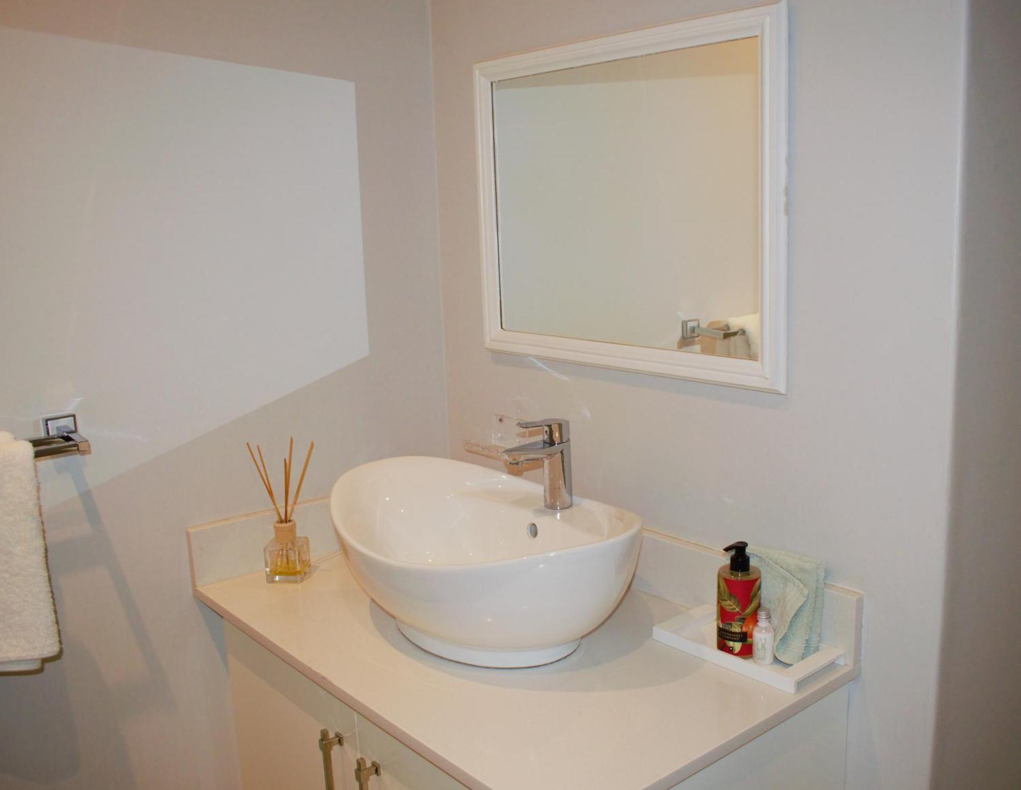 Spacious, Modern & Convenient Franschhoek Luaran gambar